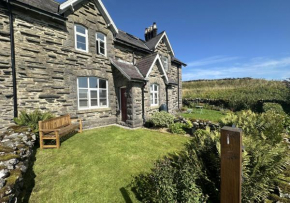 2 Railway Cottages
